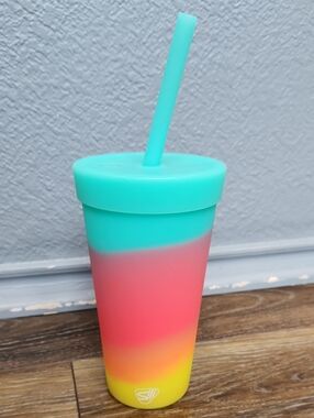 NWOT Silipint 22 oz Straw Tumbler Aurora Yellow Orange Pink Teal Blue Ombre